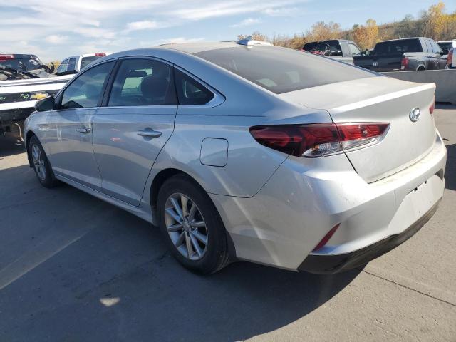 5NPE24AF7KH796021 - 2019 HYUNDAI SONATA SE SILVER photo 2