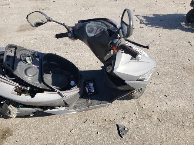 LLPVGBAH6L7080153 - 2020 YONG MOPED GRAY photo 5