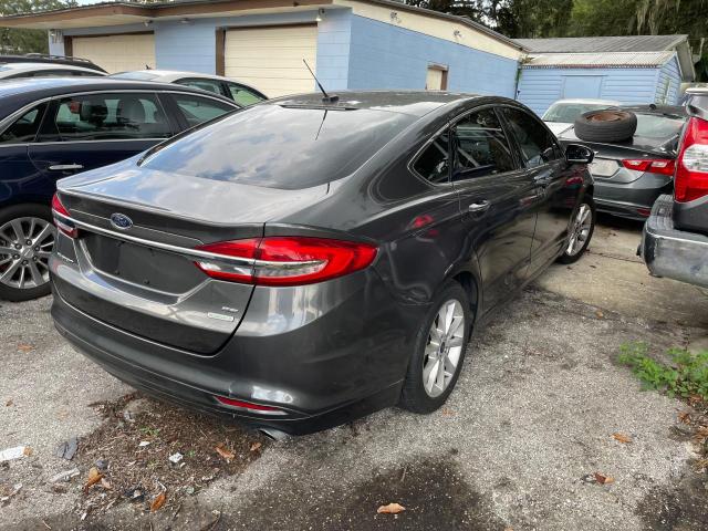 3FA6P0HD5HR119399 - 2017 FORD FUSION SE GRAY photo 4