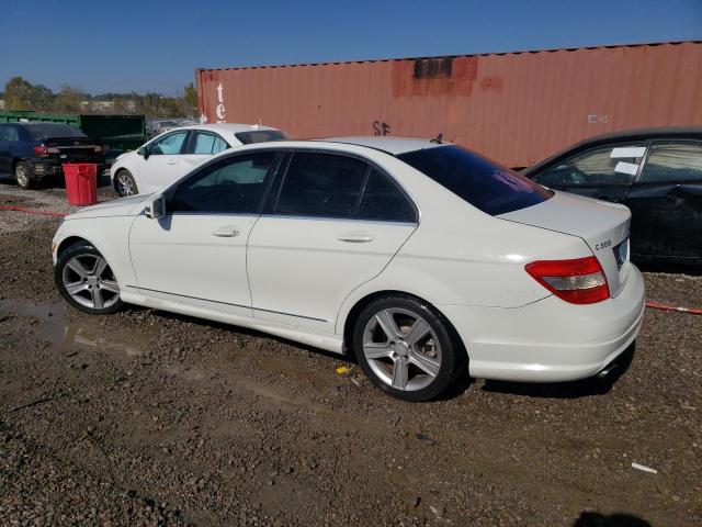 WDDGF5EB8BR140791 - 2011 MERCEDES-BENZ C300 300 WHITE photo 2