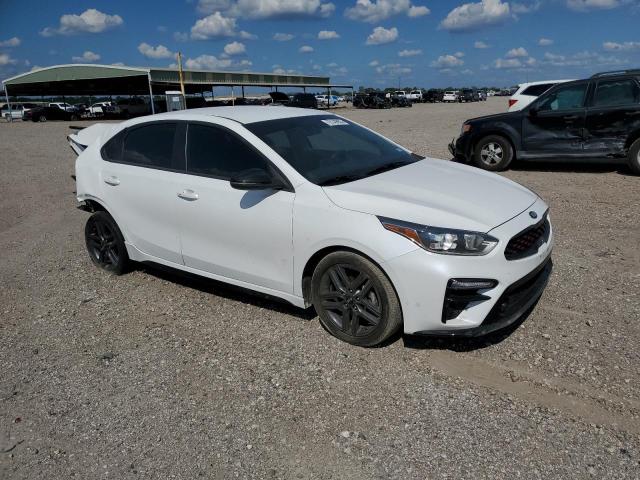 3KPF34AD3ME338807 - 2021 KIA FORTE GT LINE WHITE photo 4