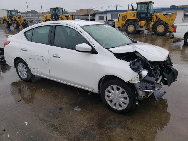 3N1CN7APXKL846017 - 2019 NISSAN VERSA S WHITE photo 4