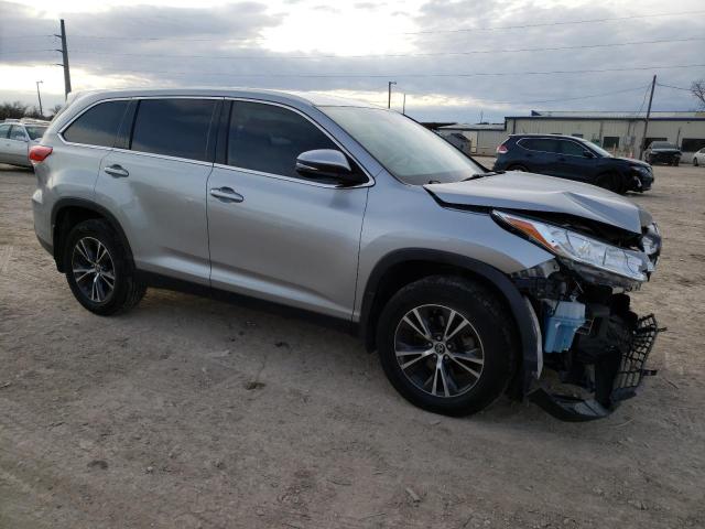 5TDZZRFH5KS302348 - 2019 TOYOTA HIGHLANDER LE SILVER photo 4