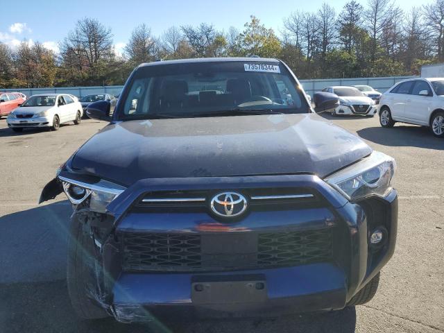 JTENU5JR8N6074125 - 2022 TOYOTA 4RUNNER SR5/SR5 PREMIUM BLUE photo 5
