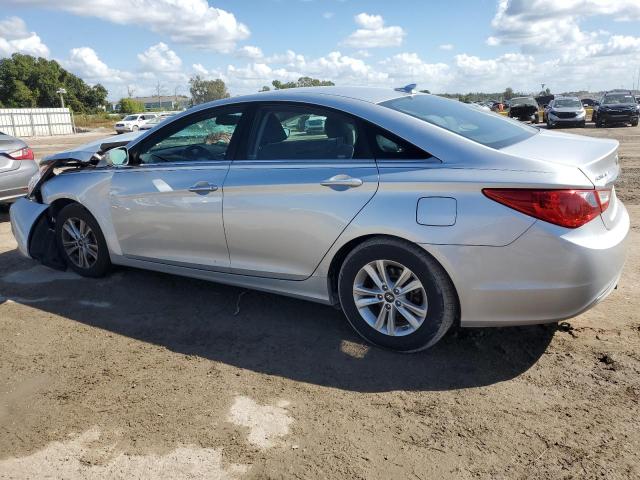 5NPEB4AC7DH804868 - 2013 HYUNDAI SONATA GLS SILVER photo 2