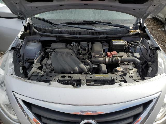 3N1CN7AP6JL833182 - 2018 NISSAN VERSA S SILVER photo 11