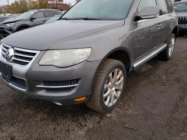 WVGCB77L68D002609 - 2008 VOLKSWAGEN TOUAREG 2 V8 GRAY photo 1