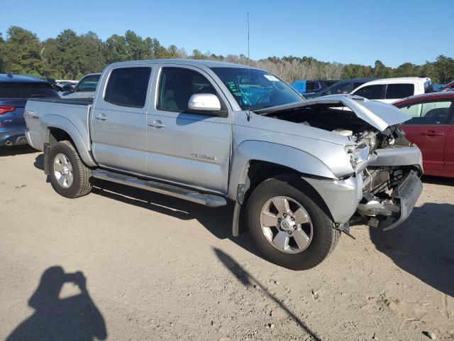 3TMJU4GN6DM155835 - 2013 TOYOTA TACOMA DOUBLE CAB PRERUNNER SILVER photo 4