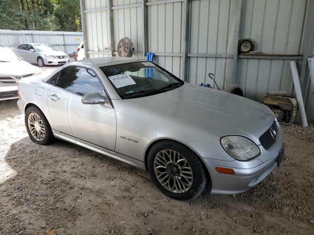 WDBKK49F71F217267 - 2001 MERCEDES-BENZ SLK 230 KOMPRESSOR SILVER photo 4