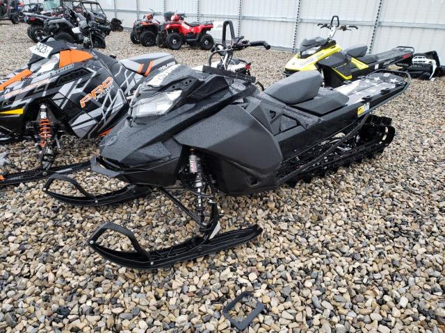 2BPSCEJL1JV000383 - 2018 SKI DOO SNOWBMOBIL BLACK photo 2