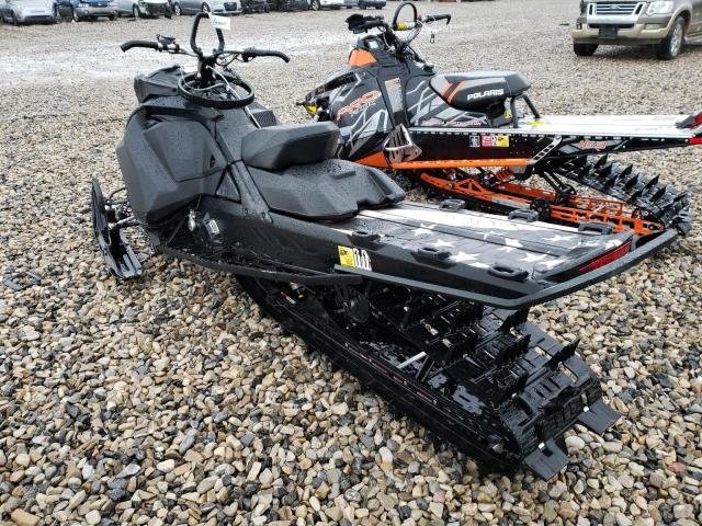 2BPSCEJL1JV000383 - 2018 SKI DOO SNOWBMOBIL BLACK photo 3