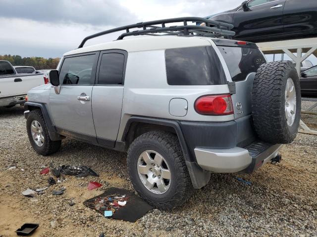 JTEBU11F070096871 - 2007 TOYOTA FJ CRUISER GRAY photo 2