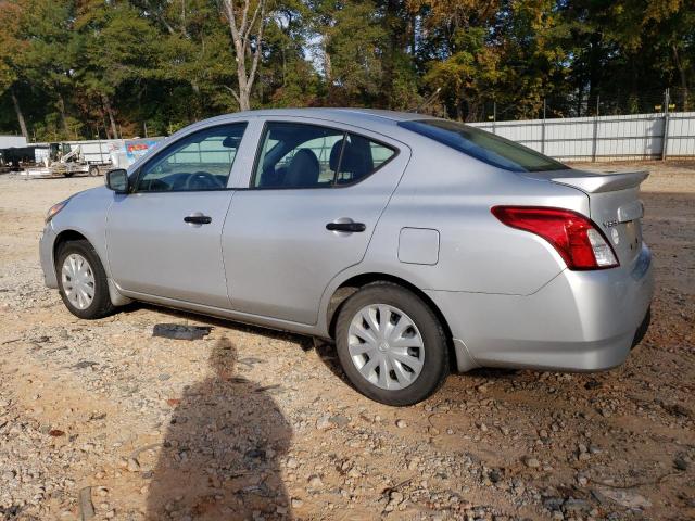 3N1CN7AP9JL865642 - 2018 NISSAN VERSA S SILVER photo 2