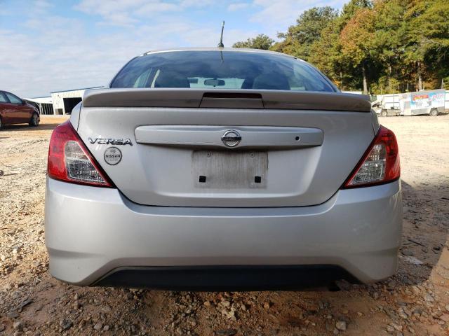 3N1CN7AP9JL865642 - 2018 NISSAN VERSA S SILVER photo 6