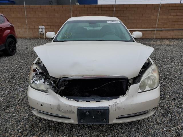 1G4HE57Y28U104213 - 2008 BUICK LUCERNE CXS WHITE photo 5