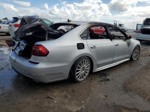 1VWDT7A38HC055880 - 2017 VOLKSWAGEN PASSAT R-LINE Gümüş foto 3
