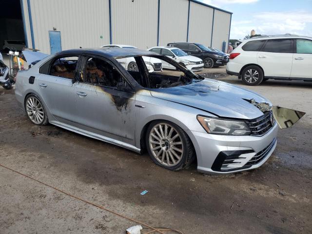 1VWDT7A38HC055880 - 2017 VOLKSWAGEN PASSAT R-LINE Gümüş foto 4