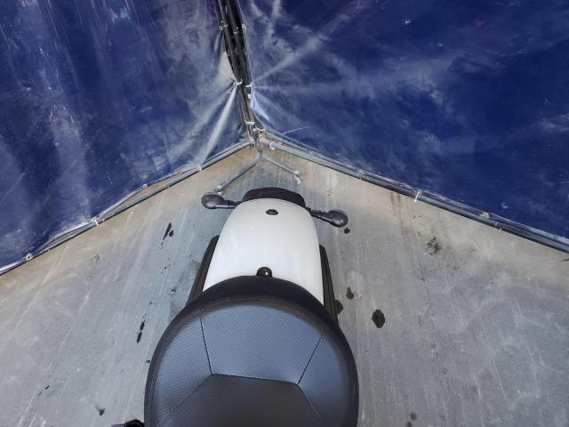 JKAENEC19NDA05011 - 2022 KAWASAKI EN650 C WHITE photo 6