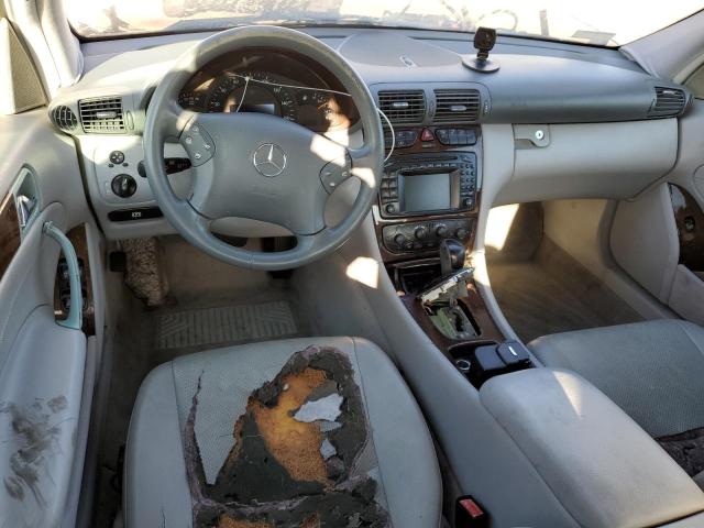 WDBRF61J52F253491 - 2002 MERCEDES-BENZ C 240 WHITE photo 8