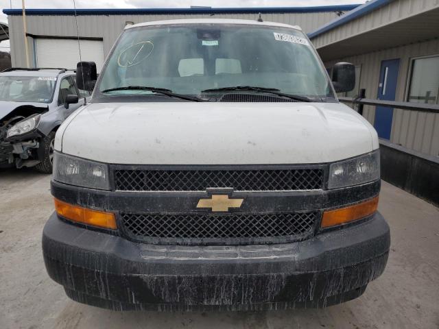 1GCWGAFP0M1225566 - 2021 CHEVROLET EXPRESS G2 WHITE photo 5