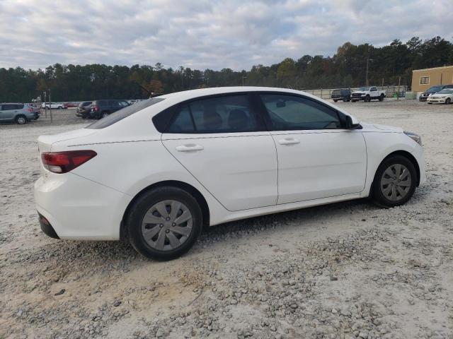 3KPA24AB2JE137777 - 2018 KIA RIO LX WHITE photo 3