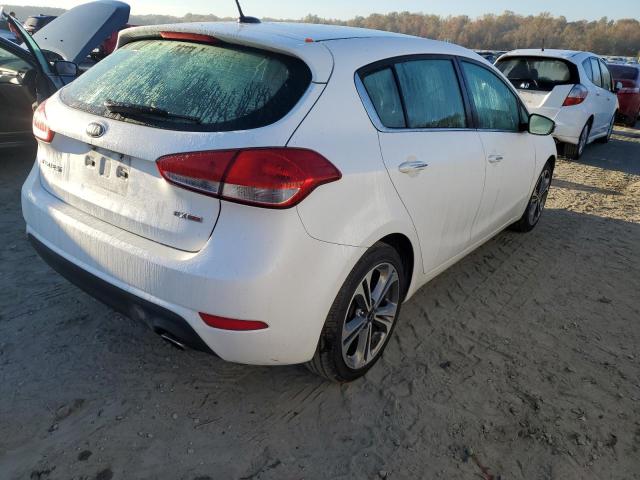 KNAFX5A87G5627280 - 2016 KIA FORTE EX WHITE photo 3