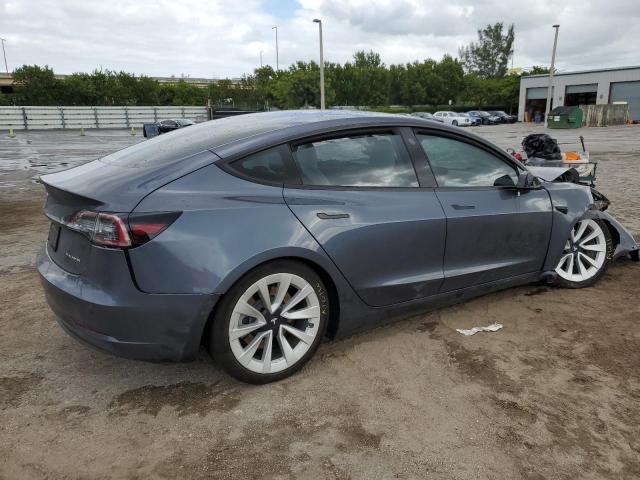 5YJ3E1EB5NF247960 - 2022 TESLA MODEL 3 GRAY photo 3