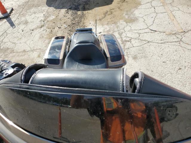 1HD1FCW144Y609750 - 2004 HARLEY-DAVIDSON FLHTCUI 棕色 照片 5