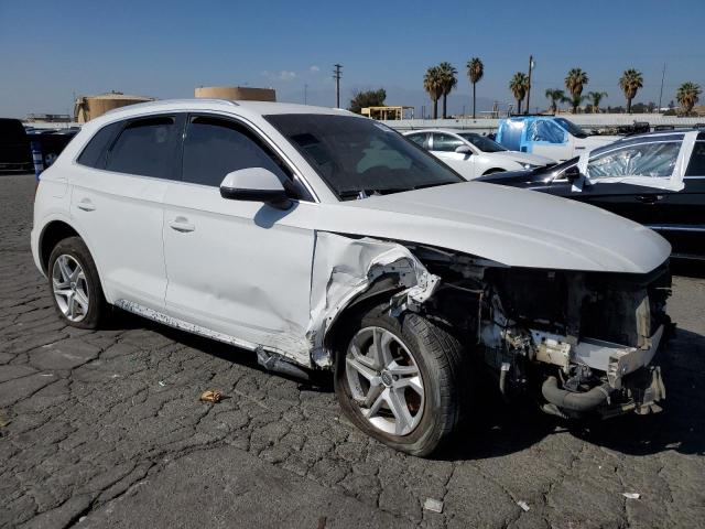 WA1ANAFY6K2074615 - 2019 AUDI Q5 PREMIUM WHITE photo 4