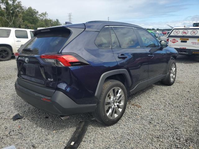 2T3C1RFV4MW173698 - 2021 TOYOTA RAV4 XLE PREMIUM BLUE photo 3