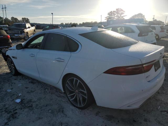 SAJBG4FXXNCY91406 - 2022 JAGUAR XF SE WHITE photo 2