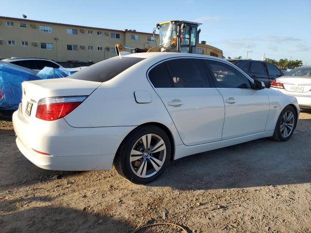 WBANU5C58AC365568 - 2010 BMW 528 I WHITE photo 3