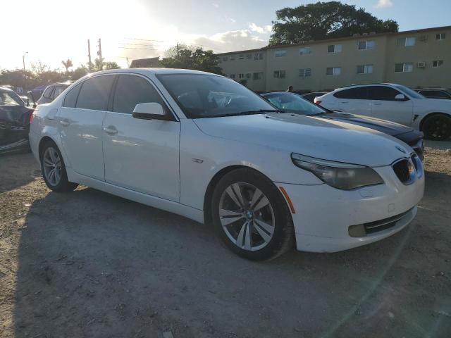 WBANU5C58AC365568 - 2010 BMW 528 I WHITE photo 4