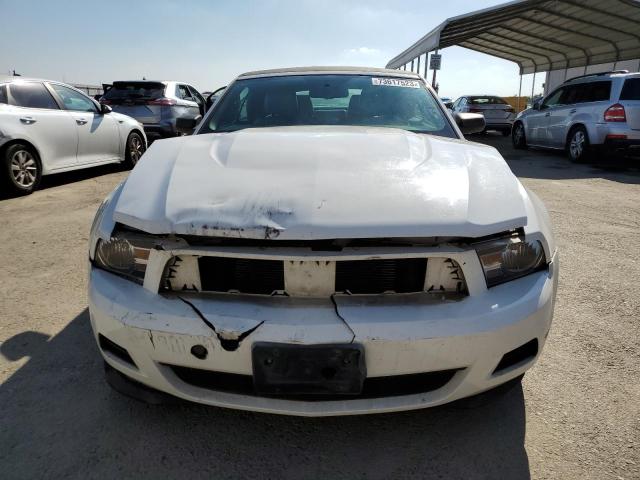 1ZVBP8EM9C5286630 - 2012 FORD MUSTANG WHITE photo 5