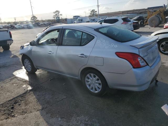 3N1CN7AP1JL867255 - 2018 NISSAN VERSA S SILVER photo 2