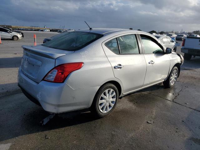 3N1CN7AP1JL867255 - 2018 NISSAN VERSA S SILVER photo 3