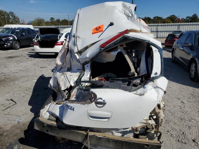 3N1BC1CP3BL443489 - 2011 NISSAN VERSA S WHITE photo 6