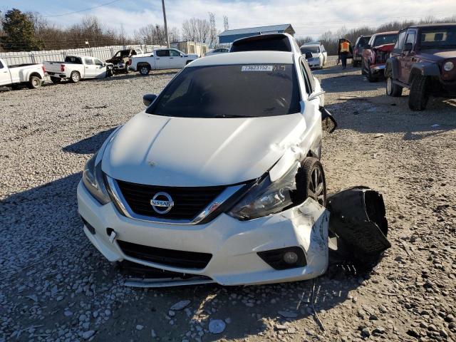 1N4AL3AP8HC289315 - 2017 NISSAN ALTIMA 2.5 WHITE photo 5