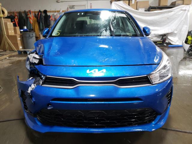 3KPA24AD0NE490493 - 2022 KIA RIO LX BLUE photo 5