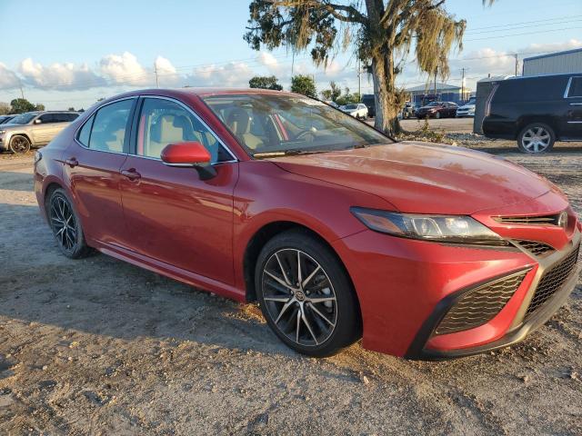 4T1G11AK7RU219072 - 2024 TOYOTA CAMRY SE NIGHT SHADE RED photo 4