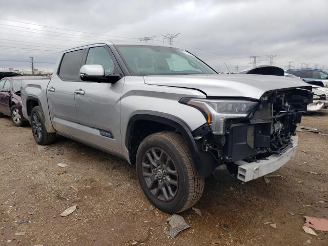 5TFNA5DB5NX003390 - 2022 TOYOTA TUNDRA CREWMAX PLATINUM Gümüş foto 4