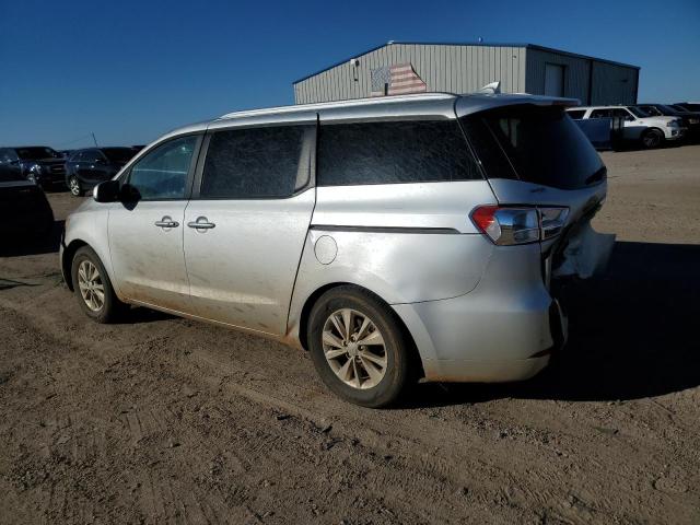 KNDMB5C19H6249032 - 2017 KIA SEDONA LX SILVER photo 2