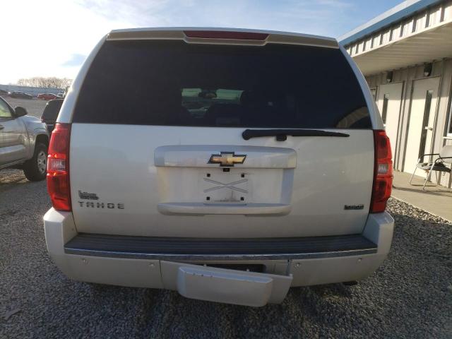 1GNUKCE01AR105639 - 2010 CHEVROLET TAHOE K1500 LTZ WHITE photo 6