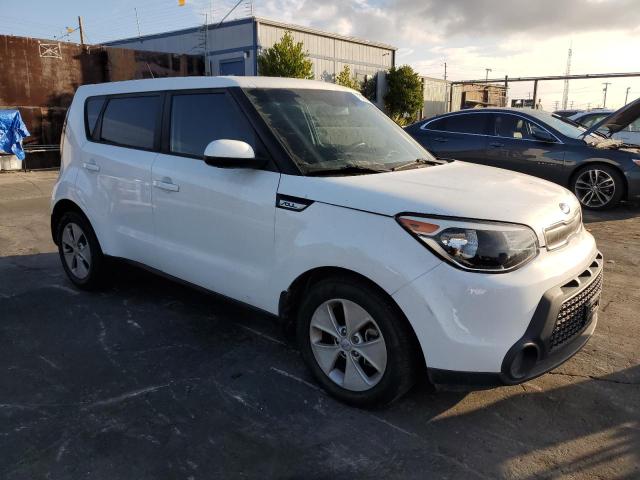 KNDJN2A20G7319241 - 2016 KIA SOUL WHITE photo 4