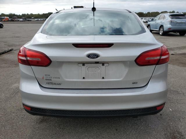 1FADP3F2XJL315479 - 2018 FORD FOCUS SE SILVER photo 6