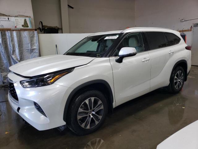 5TDHZRBH4NS560530 - 2022 TOYOTA HIGHLANDER XLE WHITE photo 1
