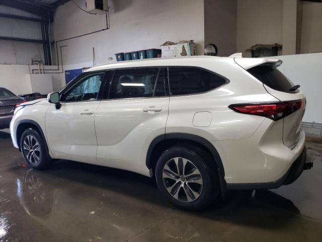 5TDHZRBH4NS560530 - 2022 TOYOTA HIGHLANDER XLE WHITE photo 2