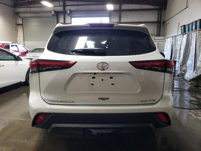 5TDHZRBH4NS560530 - 2022 TOYOTA HIGHLANDER XLE WHITE photo 6