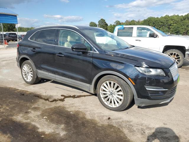 5LMCJ1C91KUL08907 - 2019 LINCOLN MKC BLACK photo 4