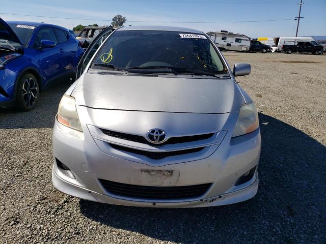 JTDBT923781213982 - 2008 TOYOTA YARIS SILVER photo 5